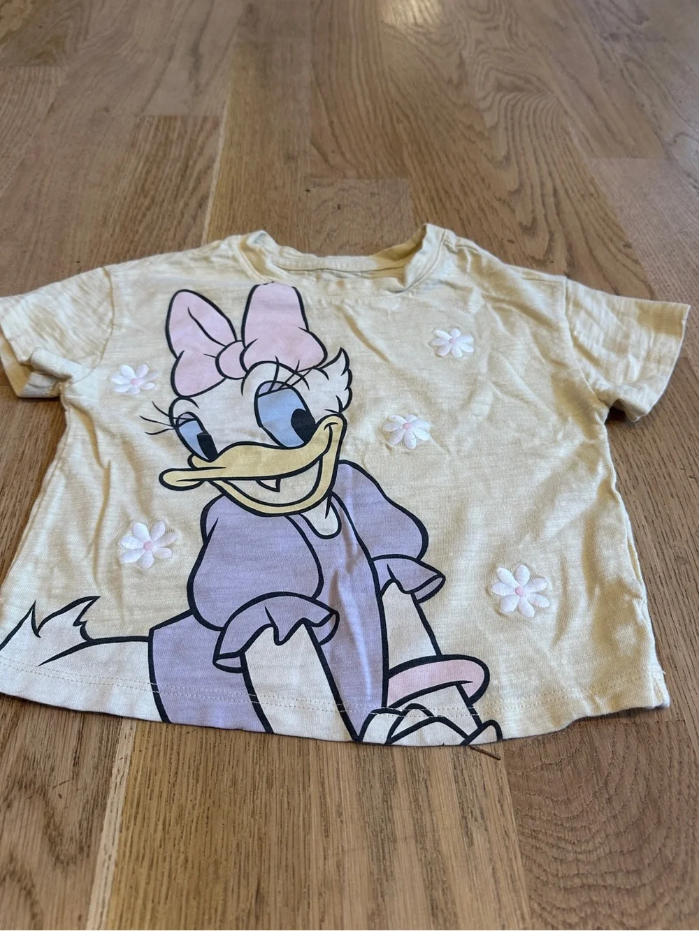 Baby Gap Disney Daisy Duck Graphic Tee Yellow Size 4 Years Great Condition